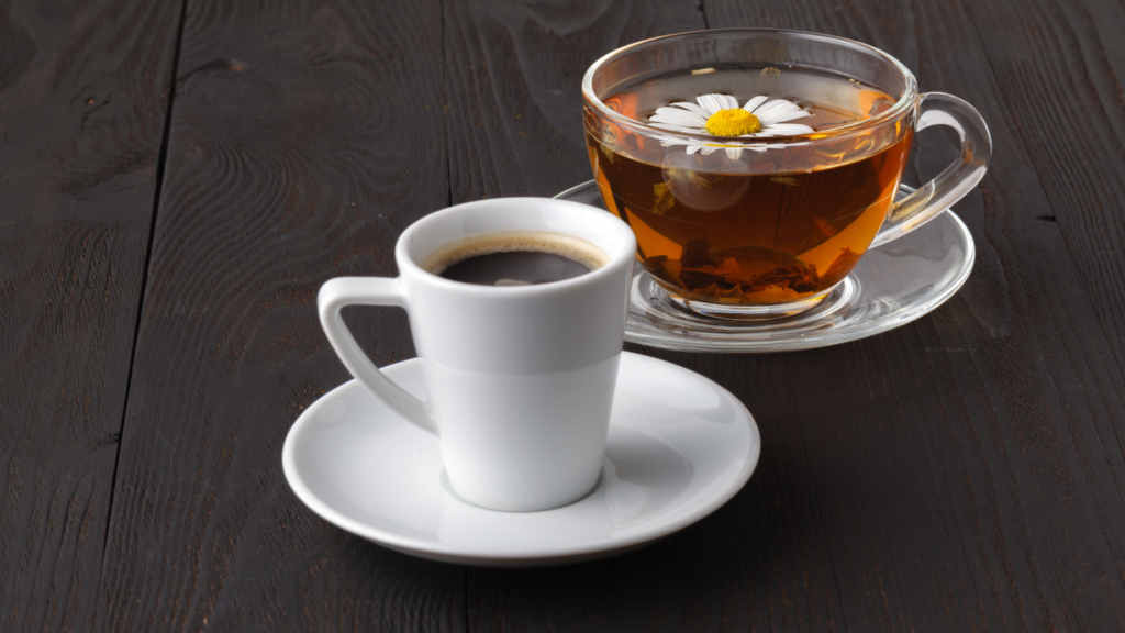 Le café et le thé peuvent causer de l'insomnie.